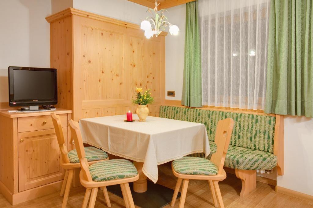 Residence Forcelles San Cassiano  Værelse billede